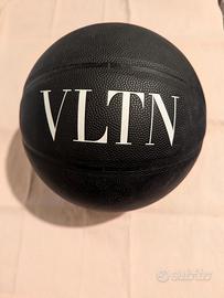 Palla Basket nera VLTN Valentino Soaling da collez