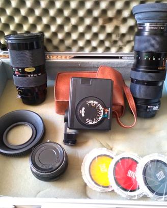 Valigetta con 2 zoom per Nikon +flash+varie