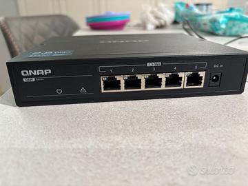 QNAP QSW-1105-5T – Switch 5 porte 2,5 GbE