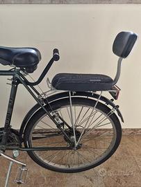 Sella posteriore per bicicletta con schienale