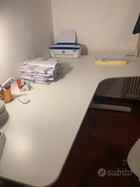 Scrivania angolare IKEA