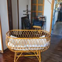 Culla in vimini vintage