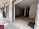 locale-comm-in-via-pisacane-con-canna-fumaria