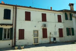 Voghiera - Casa di cortile con scoperto e garage