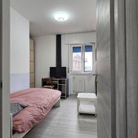 Camera per donna- Tutto compreso -Cologno (Milano)