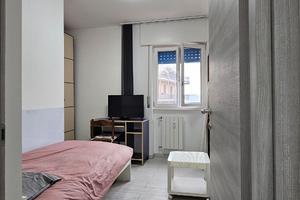 Camera per donna- Tutto compreso -Cologno (Milano)