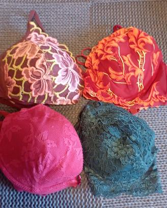 Reggiseno "Intimissimi"e altri №80,85,95.