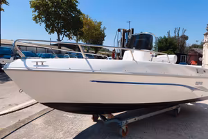 Open Aquamar 17+ Suzuki DF40A