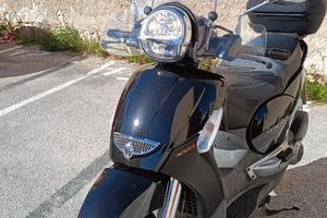 Aprilia scarabeo 300s ie
