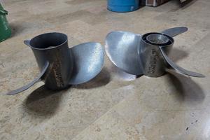 Coppia Di Eliche Marcuiser Bravo Three