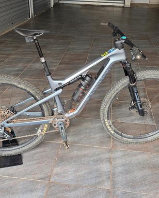 canyon lux trail cf9 anno 2024