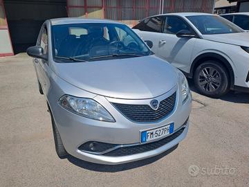 Lancia Ypsilon 1.2 69 CV 5 porte Gold