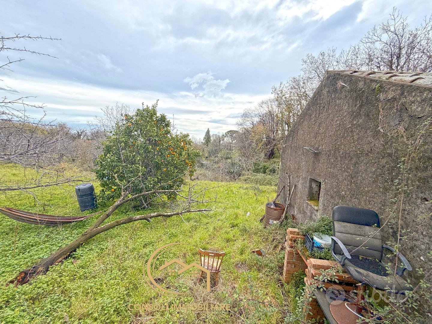 Rustico con terreno - Altro