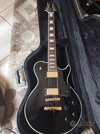 Chitarre elettriche ed acustiche e basso