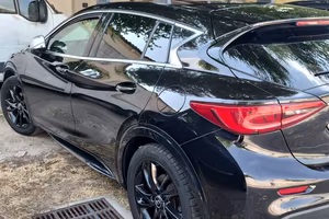 Infiniti q30