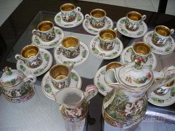 servizio tazze vintage in ceramica R. Capodimonte