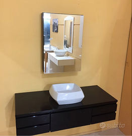 Mobile da bagno in legno laccato nero