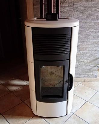 Stufa pellet MCZ 10 KW con modulo GSM + c. fumaria