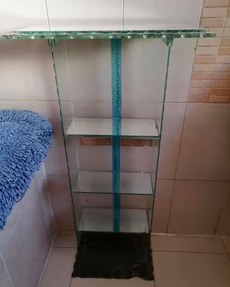 Scaffale in vetro verticale da bagno con ripiani