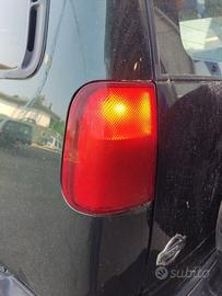 Fanale post sinistro NISSAN TERRANO II 1997