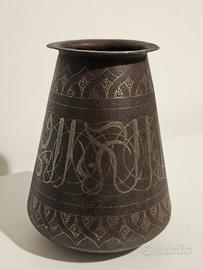 Vaso antico lavorato a Koftgari Arte indo-persiana
