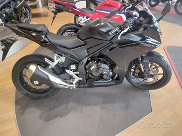 Honda CBR 500 R e-CLUTCH 2026 35KW