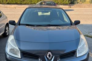 Renault clio (neopatentati)