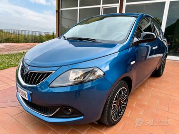 Lancia Ypsilon 1.0 FireFly 5 porte S&S Hybrid Albe