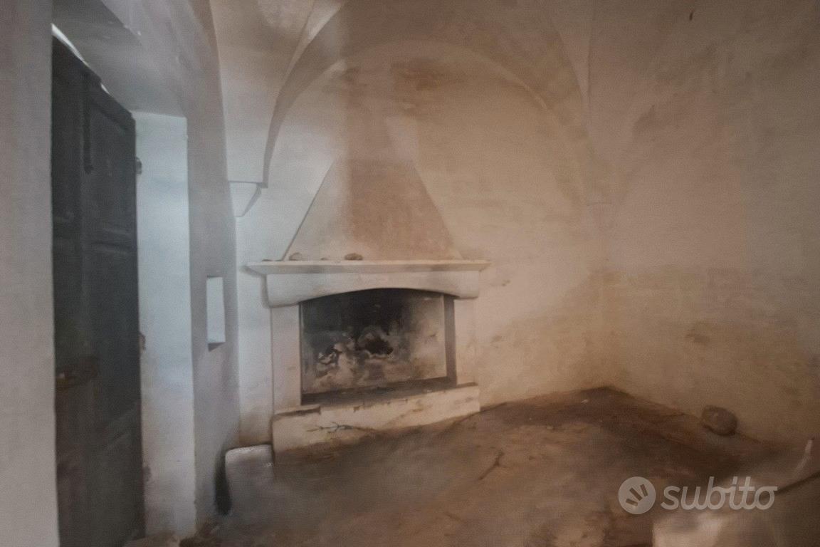 Vendita terreno con fabbricato trullo V. Castelli - Vista 2