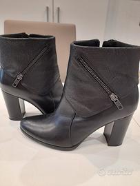 Stivaletto Donna in vera pelle nera
