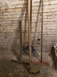 ATTREZZI DA GIARDINO RASTRELLO ZAPPA PICCONE SCOPA