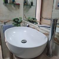 lavabo e miscelatore bagno