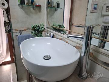 lavabo e miscelatore bagno