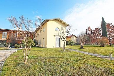 Casa indipendente di 470 m² con più di 5 locali e 