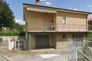 Immobile in asta di 705 m² con più di 5 locali e b