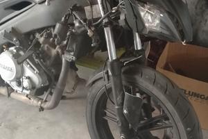 Yamaha R 125 2008-2009 incidentata