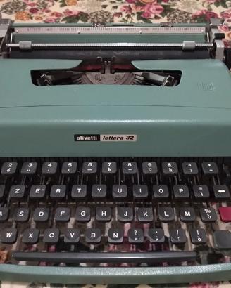 macchina da scrivere Olivetti Lettera 32