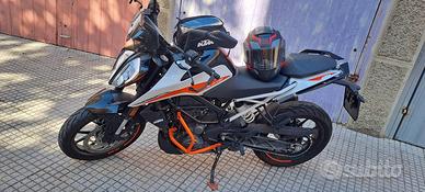 KTM DUKE 390 2022