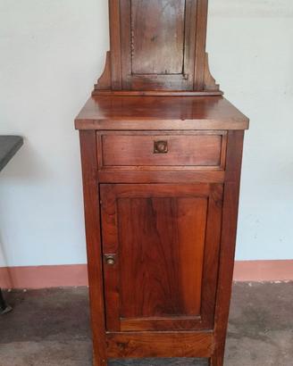 Comodino antico
