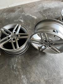 Cerchi in lega 16”