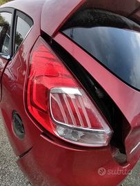 Fanale posteriore sinistro FORD FIESTA del 2016