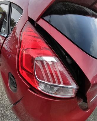 Fanale posteriore sinistro FORD FIESTA del 2016
