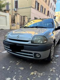 Auto Renault Clio 1.2 completamente funzionante