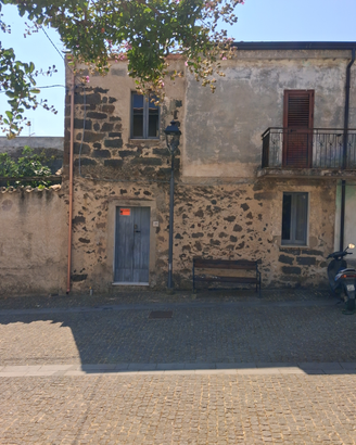 Casa indipendente da ristrutturare a Tadasuni