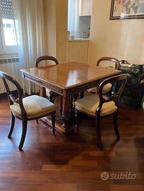 Tavolo in legno massello allungabile + 4 sedie