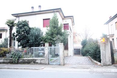 CASA SEMINDIPENDENTE A CESENA