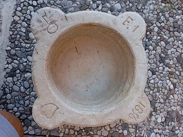 Mortaio in pietra Antico anno 800
