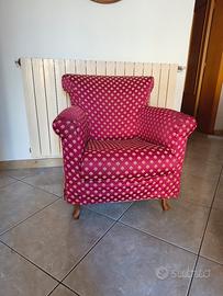 Poltrona classica damascata rossa e oro 