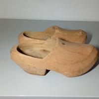 Zoccoli in legno vintage e antiquariato