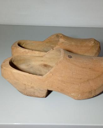 Zoccoli in legno vintage e antiquariato